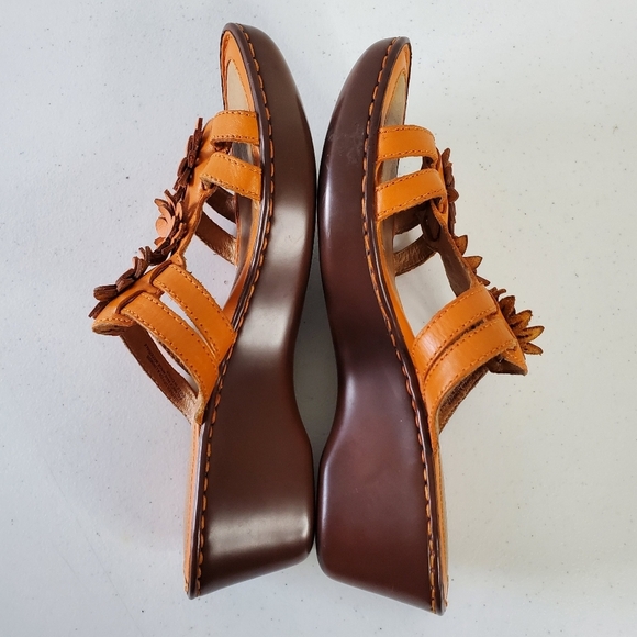 Born Leather Platform Sandals Size 9 Flower Applique Strappy Wedge Slides Orange - Picture 8 of 15